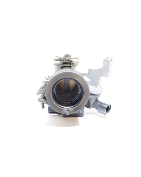 Yamaha YZF-R125, gasspjäll/insprut