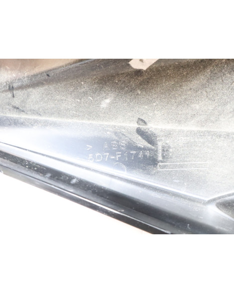 Yamaha YZF-R125, bakre sidokåpa höger