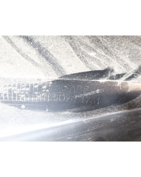 Yamaha YZF-R125, bakre sidokåpa vänster