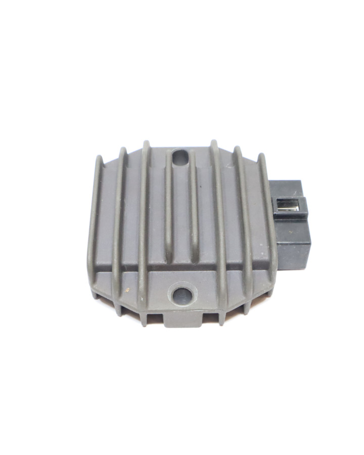 Yamaha YZF-R125, voltregulator