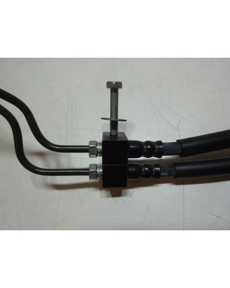 Yamaha XSR900, bromsslangar