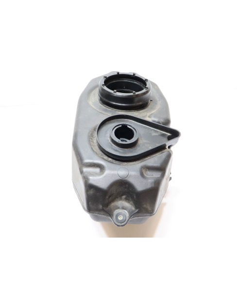 Yamaha YZF-R125, bränsletank 2