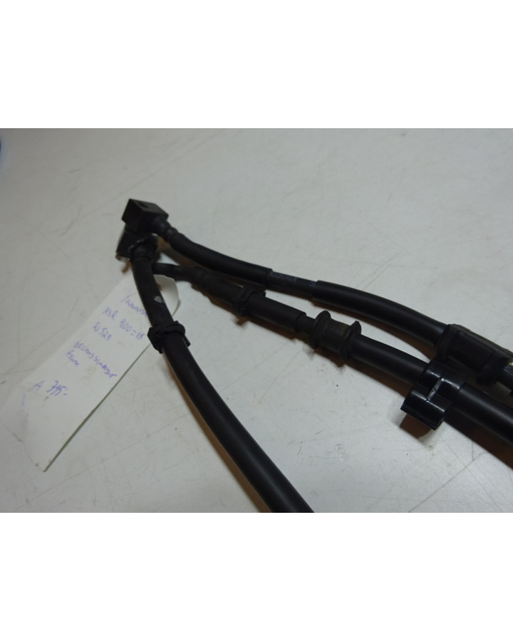 Yamaha XSR900, bromsslangar fram