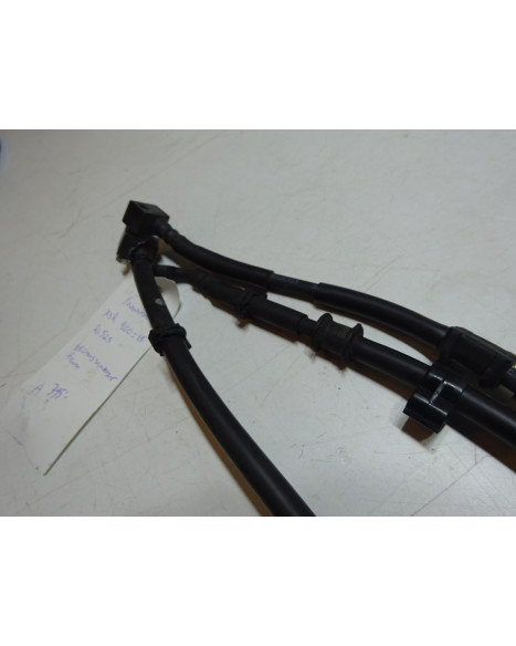 Yamaha XSR900, bromsslangar fram