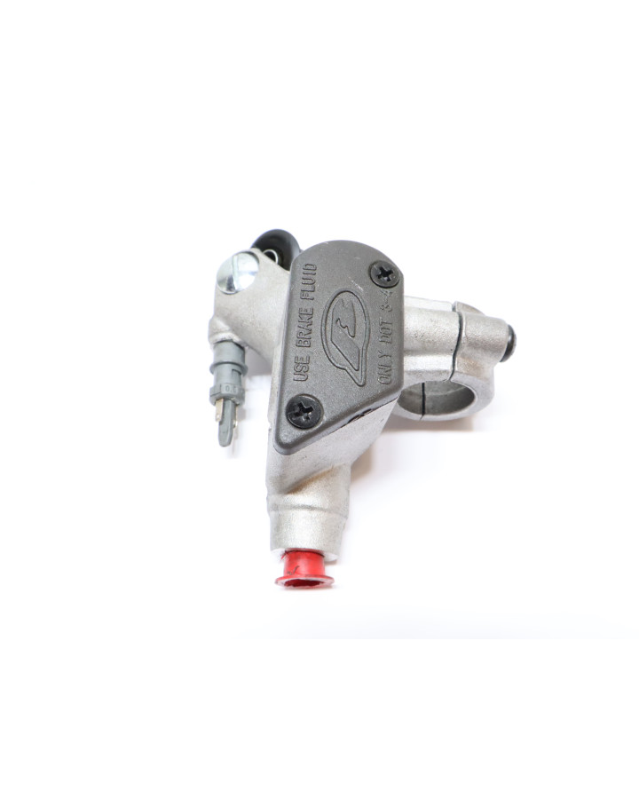 Beta RR 50, bromscylinder fram