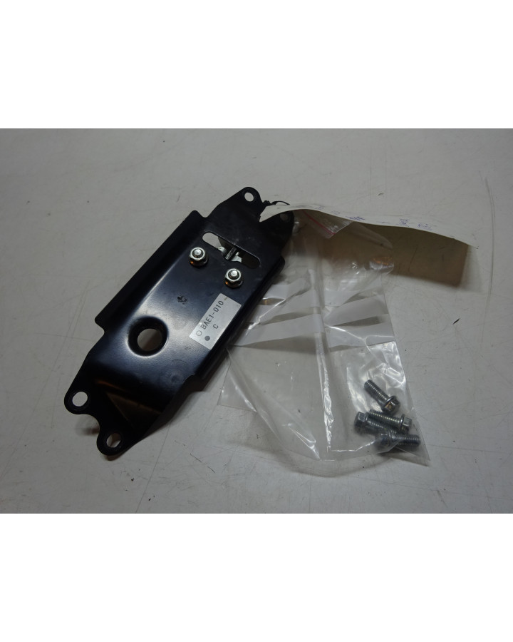 Yamaha XSR900, sadellås