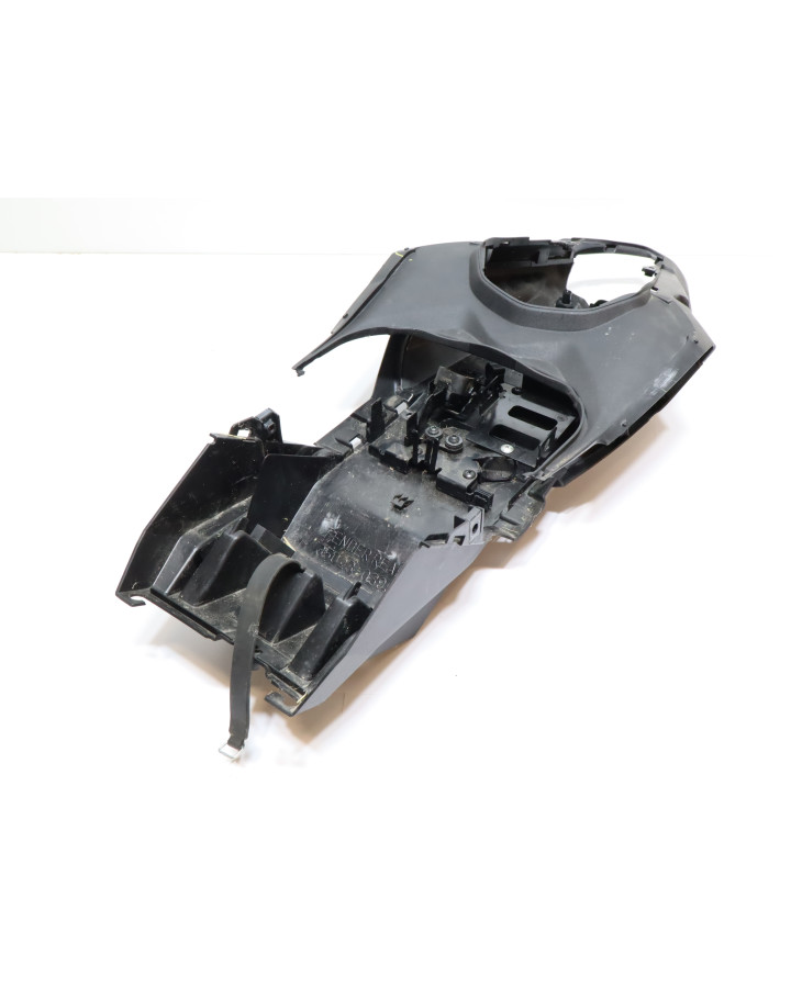 Kawasaki Ninja 125, batterilåda/inre stänkskärm