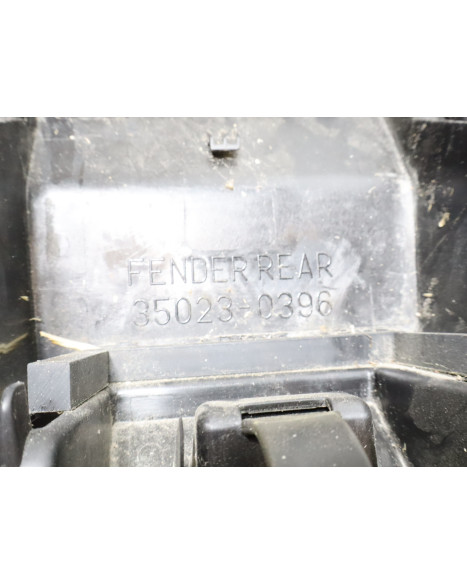 Kawasaki Ninja 125, batterilåda/inre stänkskärm