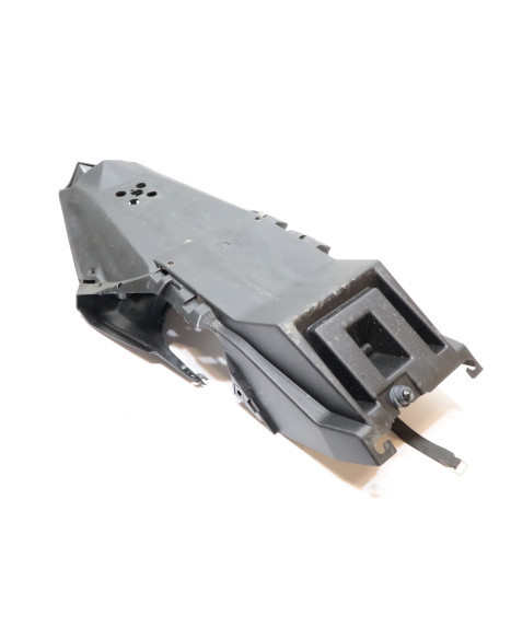 Kawasaki Ninja 125, batterilåda/inre stänkskärm