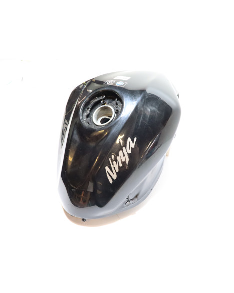 Kawasaki Ninja 125, bränsletank
