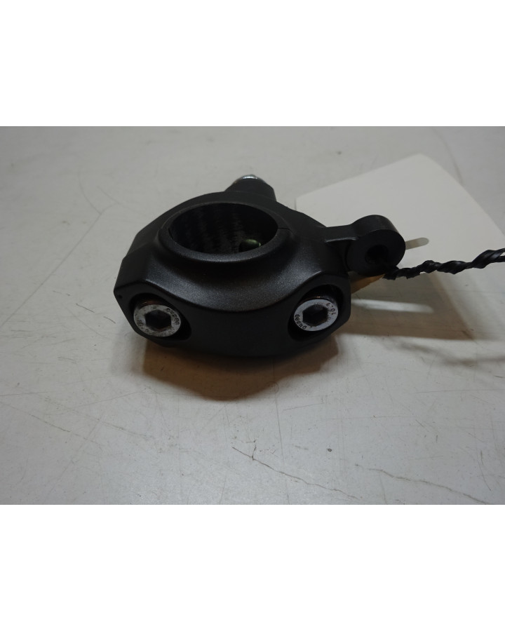 Yamaha XSR900, styrfäste höger