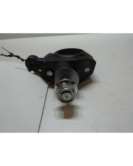 Yamaha XSR900, styrfäste höger