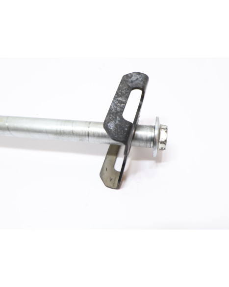 Kawasaki Ninja 125, hjulaxel bak