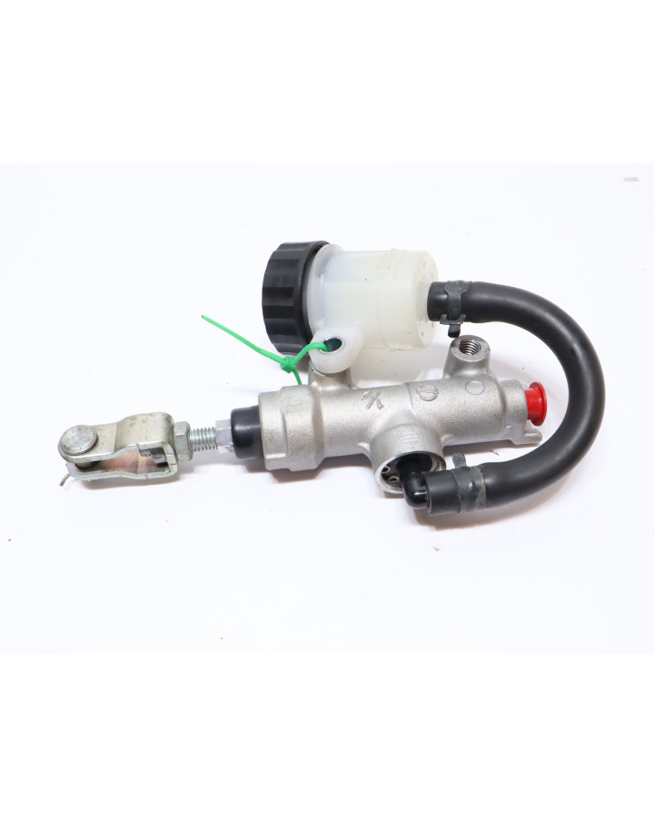 Kawasaki Ninja 125, bromscylinder bak