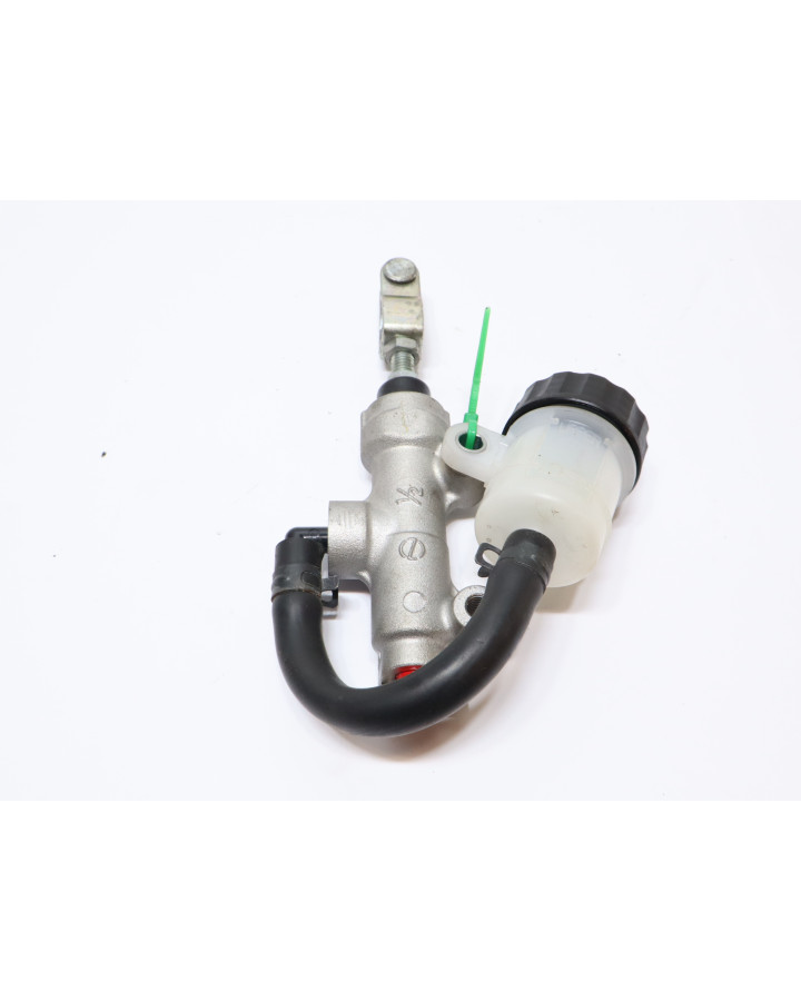 Kawasaki Ninja 125, bromscylinder bak