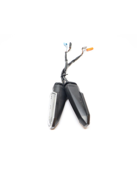 Honda NC750X, blinkers fram (par)