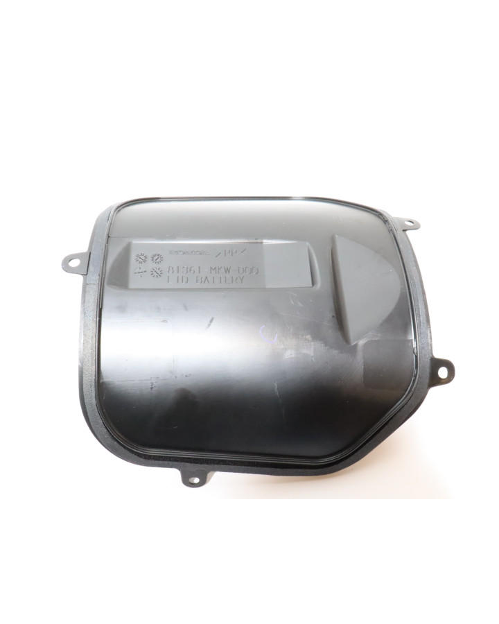Honda NC750X, batterilucka