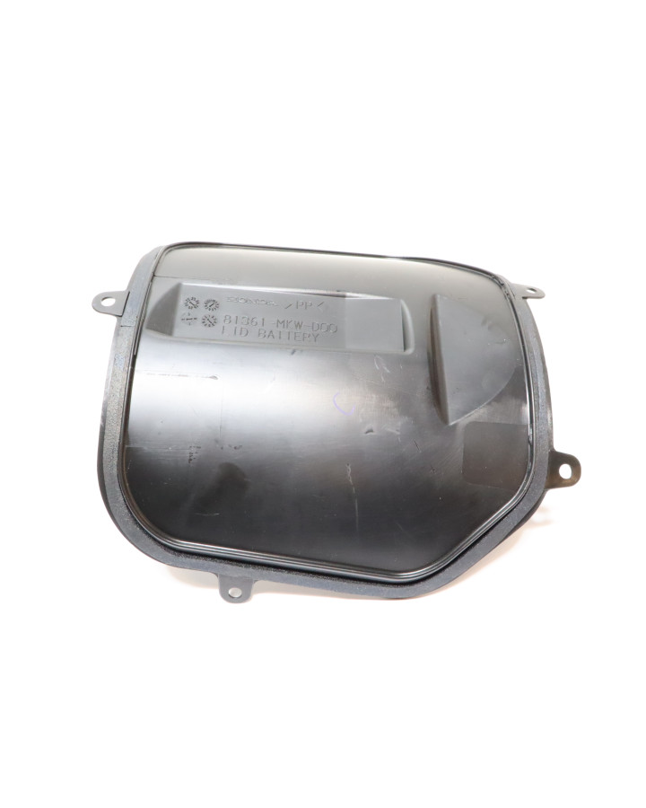 Honda NC750X, batterilucka