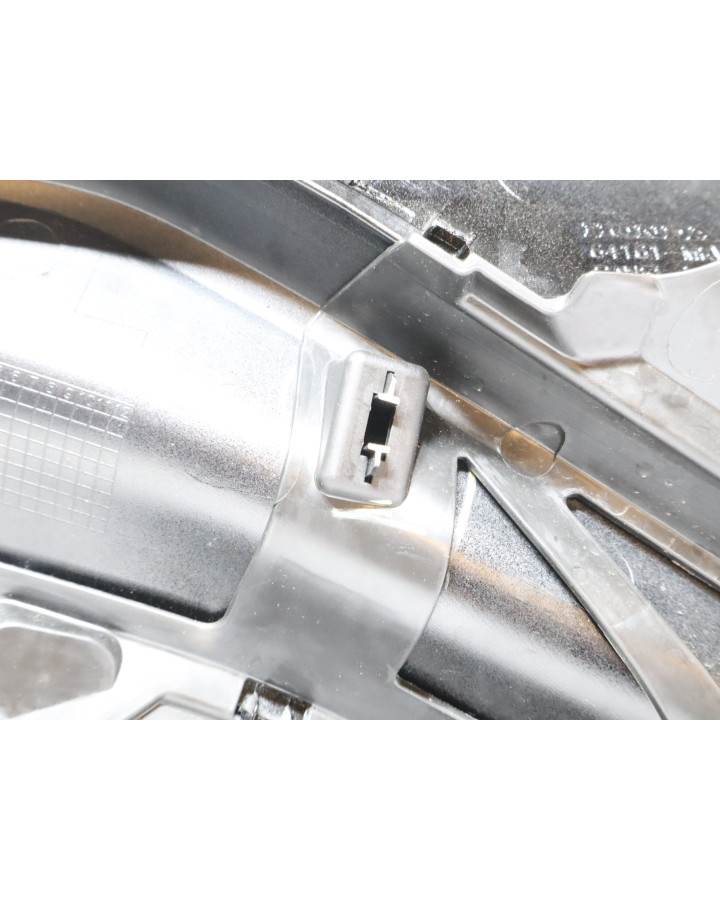 Honda NC750X, främre sidokåpa höger