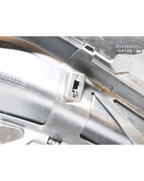 Honda NC750X, främre sidokåpa höger