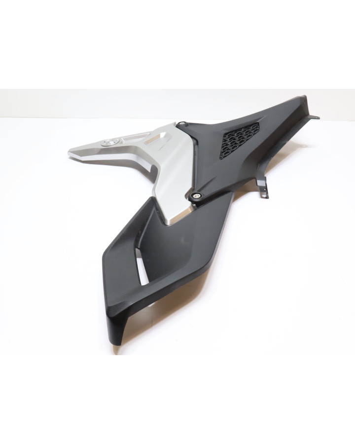 Honda NC750X, sidokåpa höger