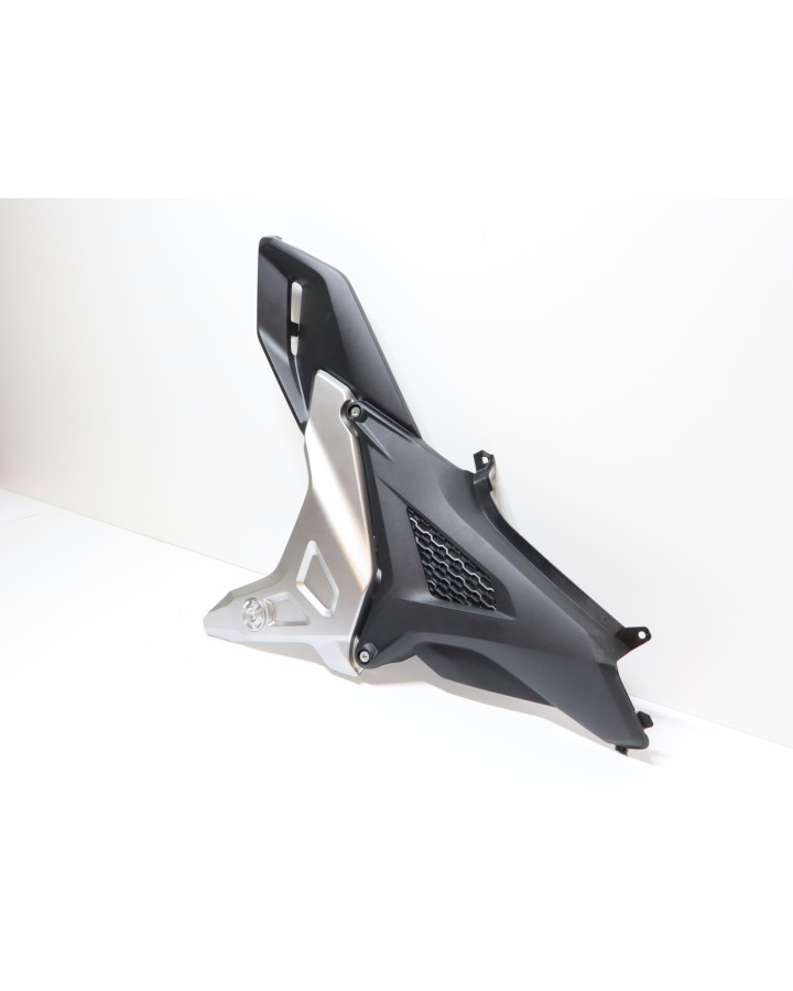 Honda NC750X, sidokåpa vänster