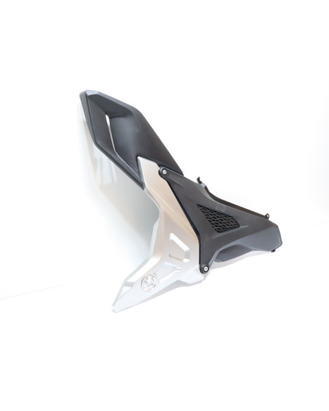 Honda NC750X, sidokåpa vänster