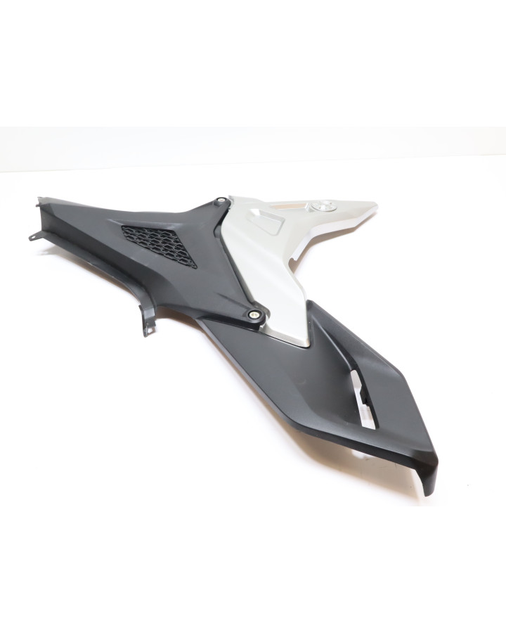 Honda NC750X, sidokåpa vänster