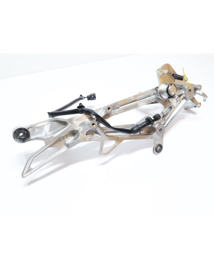 Honda NC750X, fotpinne höger komplett