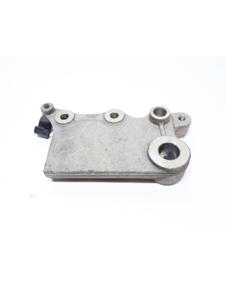 Kawasaki Ninja 125, bromsokshållare bak