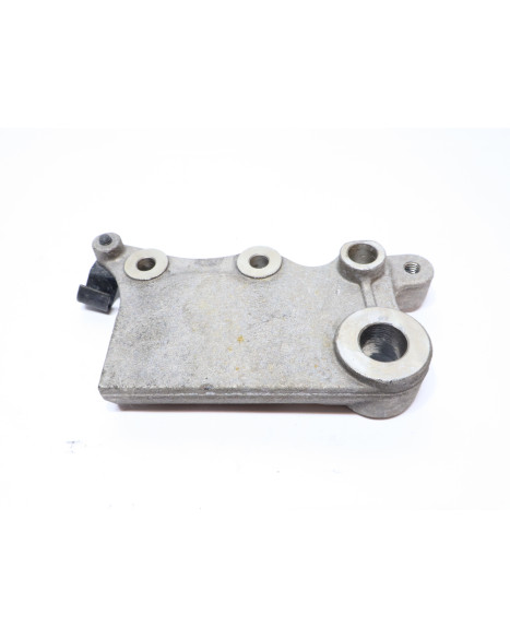 Kawasaki Ninja 125, bromsokshållare bak