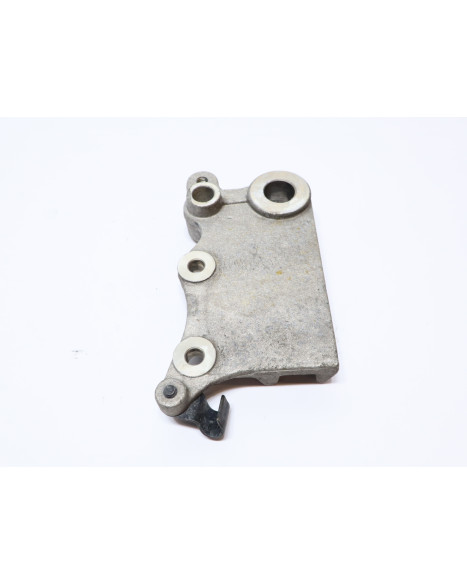 Kawasaki Ninja 125, bromsokshållare bak