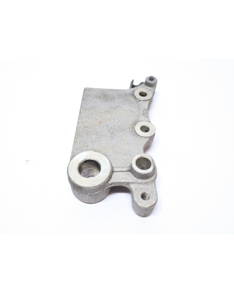 Kawasaki Ninja 125, bromsokshållare bak