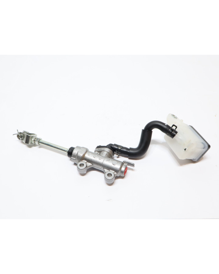 Honda NC750X, bromscylinder bak