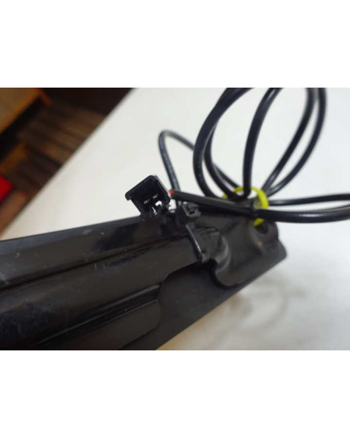 NIU UQi GT, stänkskärm med nummerplåtsbelysning