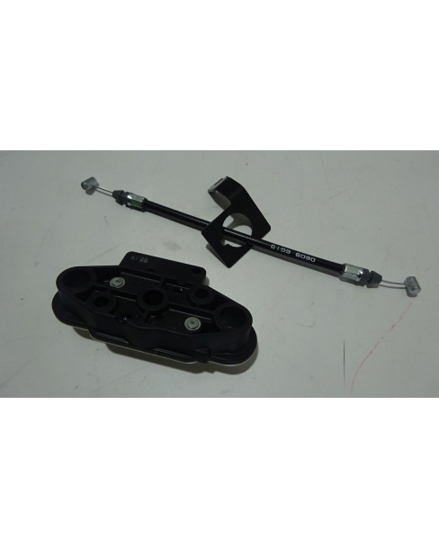 Kawasaki ZX-10R, sadellås med vajer 2