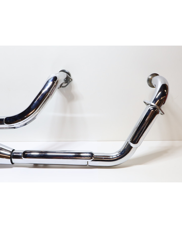 Yamaha XV 1600 Wild Star, avgassystem