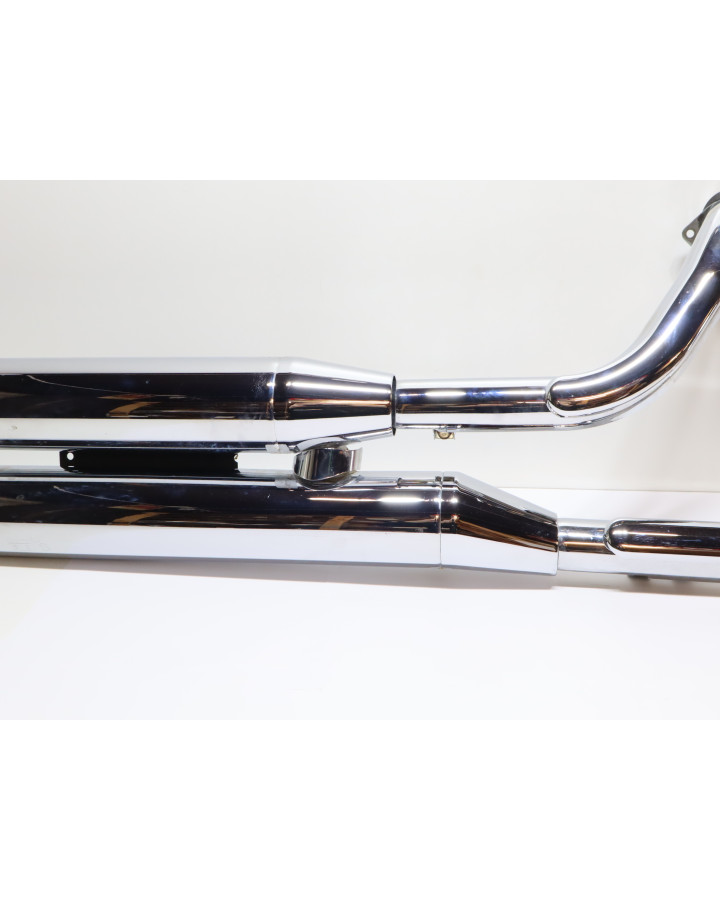 Yamaha XV 1600 Wild Star, avgassystem