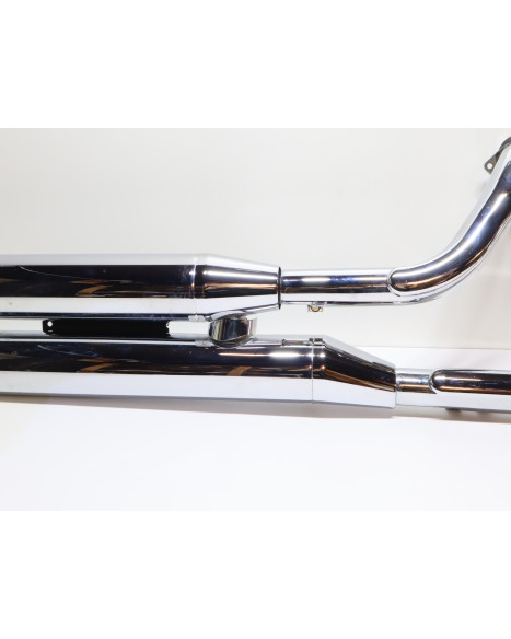 Yamaha XV 1600 Wild Star, avgassystem