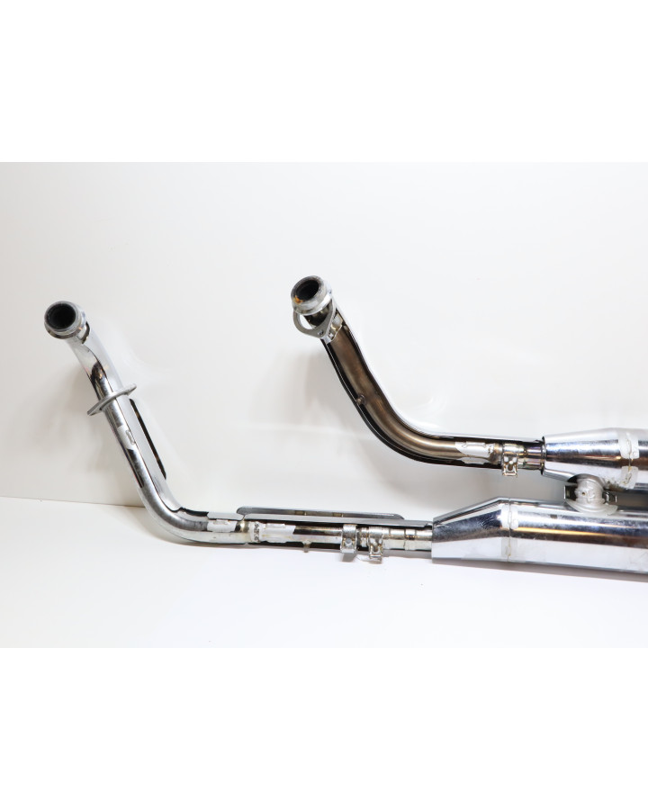 Yamaha XV 1600 Wild Star, avgassystem