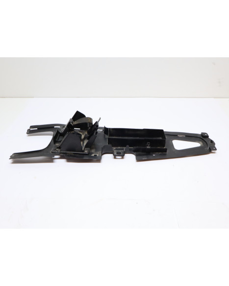 Yamaha YZF-R125, batterilåda/inre stänkskärm