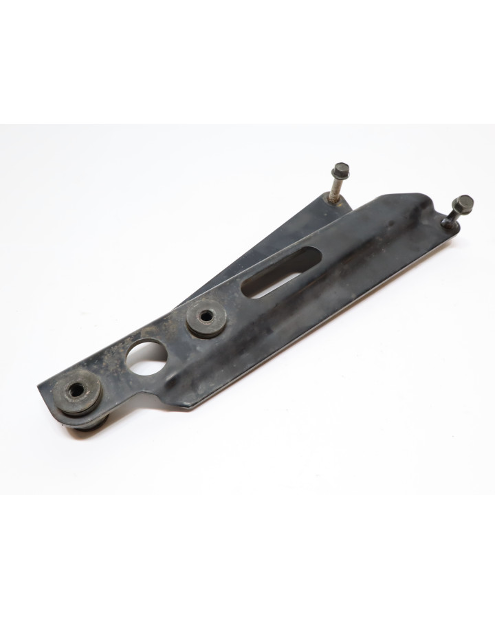 Honda VT750 Shadow, avgasfäste