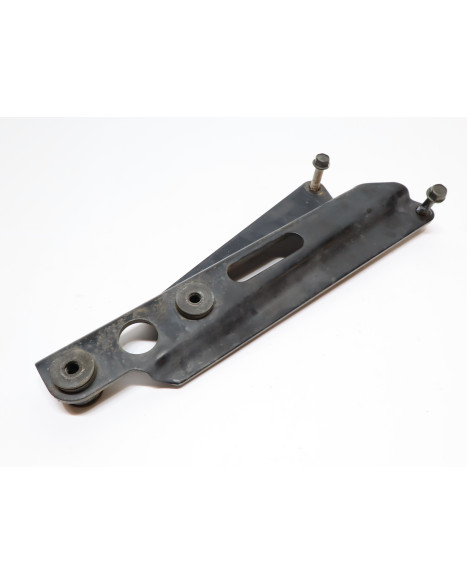 Honda VT750 Shadow, avgasfäste