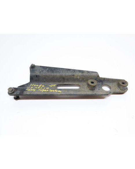 Honda VT750 Shadow, avgasfäste