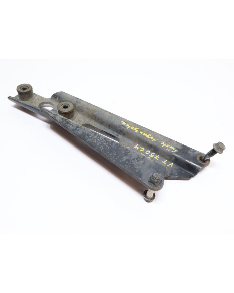 Honda VT750 Shadow, avgasfäste