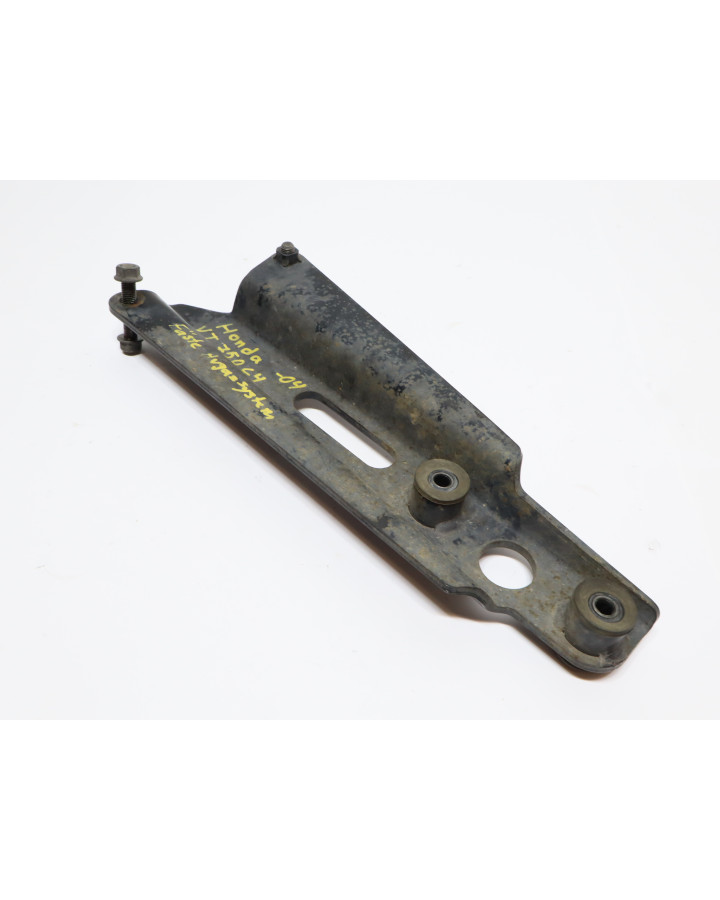 Honda VT750 Shadow, avgasfäste