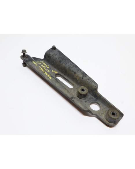 Honda VT750 Shadow, avgasfäste