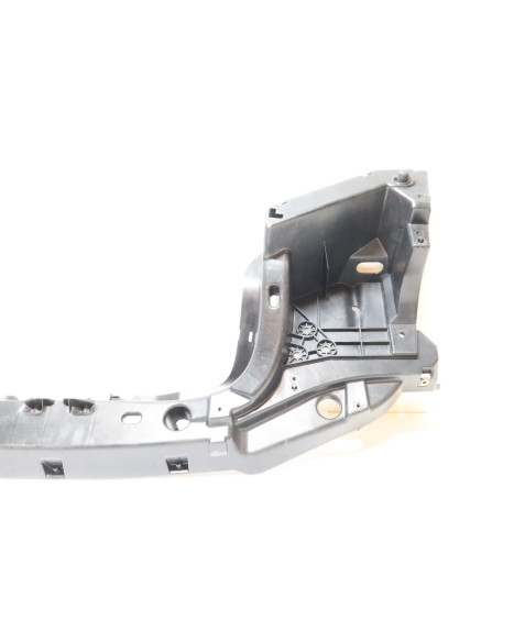 Microcar MGO, huvbalk/lyktfäste