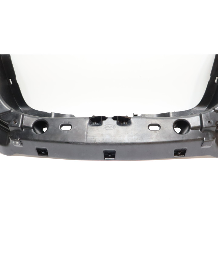 Microcar MGO, huvbalk/lyktfäste