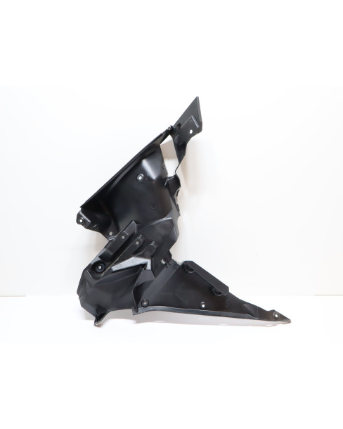 Suzuki GSX-S1000GT, inre sidokåpa vänster fram 2